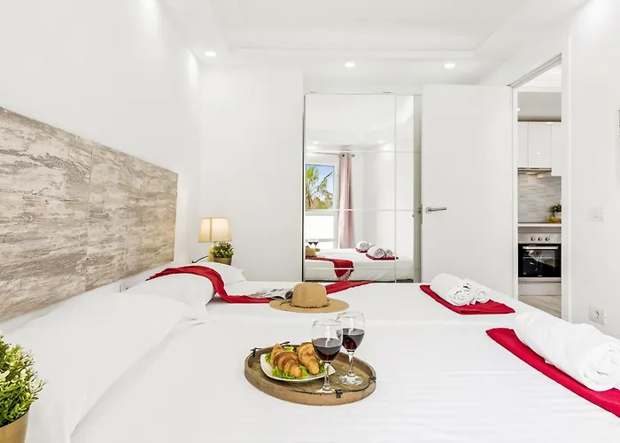 3e. Charming In Americas * Playa de las Americas (Tenerife)